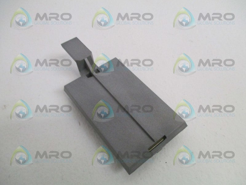 FOXBORO P0960BX-D BUS CONNECTOR *NEW NO BOX*