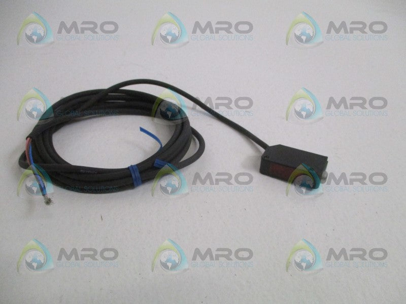 KEYENCE PZ-M11P PHOTOELECTRIC SENSOR *NEW IN BOX*