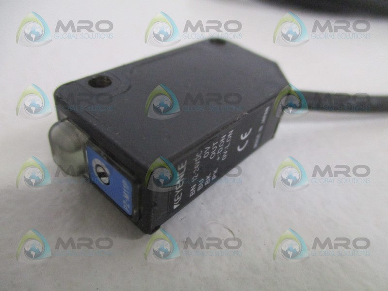 KEYENCE PZ-M11P PHOTOELECTRIC SENSOR *NEW IN BOX*