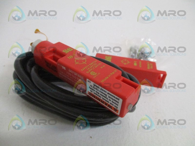 STI 44518-0040 MF-1PC3 SWITCH/ACTUATOR *  NEW IN BOX  *