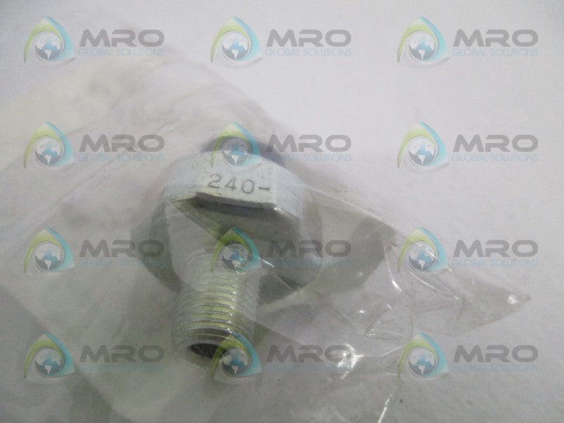 KUBOTA 15221-39013 OIL SWITCH * NEW IN FACTORY BAG *