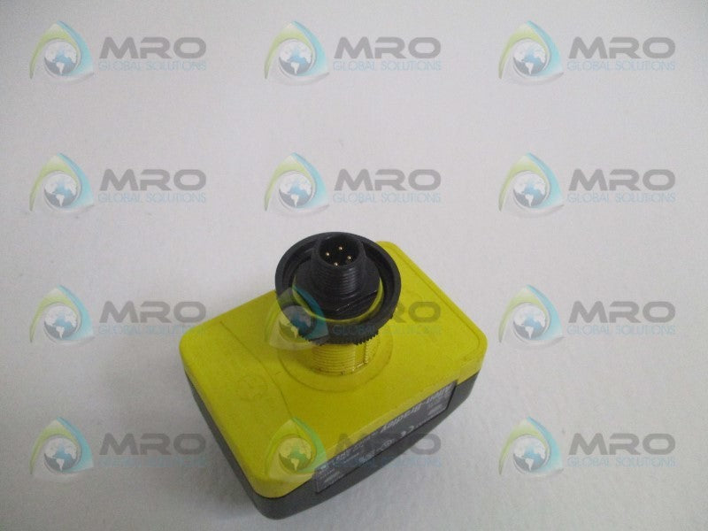 ALLEN BRADLEY 800Z-GN2 SER. B F/W REV. 1.2 TOUCH BUTTON  UNMP