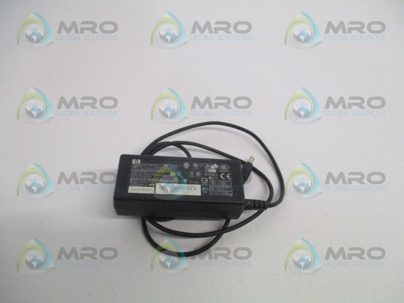 HP COMPACT 239427-001 AC POWER SUPPLY ADAPTER  UNMP