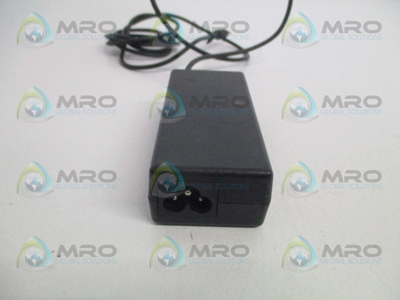 HP COMPACT 239427-001 AC POWER SUPPLY ADAPTER  UNMP