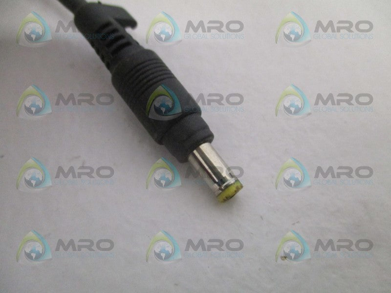 HP COMPACT 239427-001 AC POWER SUPPLY ADAPTER  UNMP