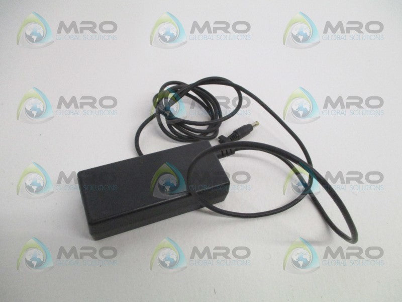 HP COMPACT 239427-001 AC POWER SUPPLY ADAPTER  UNMP