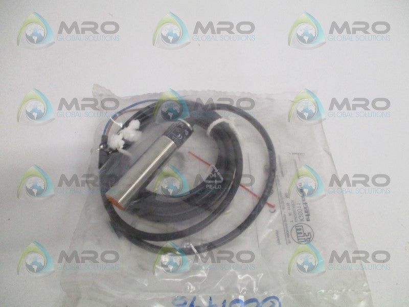IFM EFECTOR IG0011 INDUCTIVE PROXIMITY SENSOR * NEW IN FACTORY BAG *