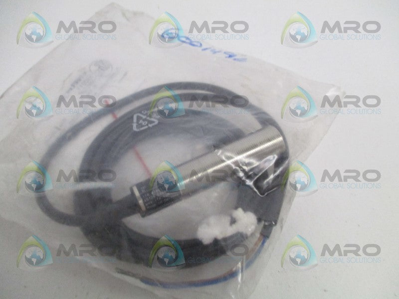 IFM EFECTOR IG0011 INDUCTIVE PROXIMITY SENSOR * NEW IN FACTORY BAG *