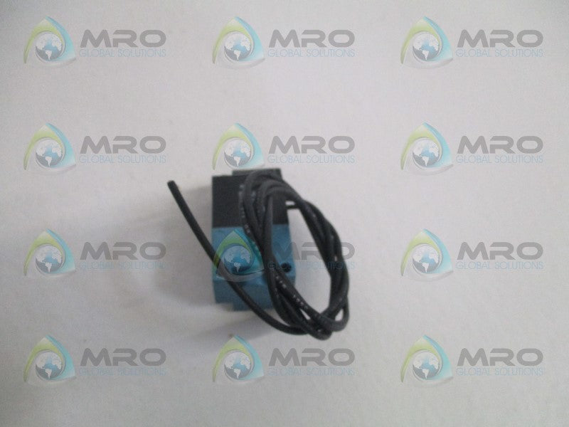 MAC 35A-AAA-DDAA-1BA SOLENOID VALVE *NEW IN BOX*