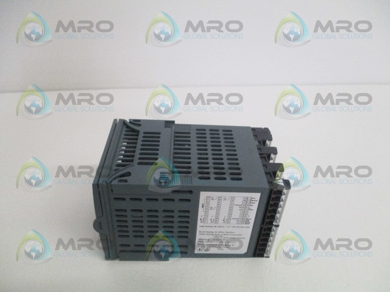 EUROTHERM 2704/VH/323/XX/D4/PV/D4/D4/PV/XX/A2/A2/ENG/ CONTROLLER  NSMP