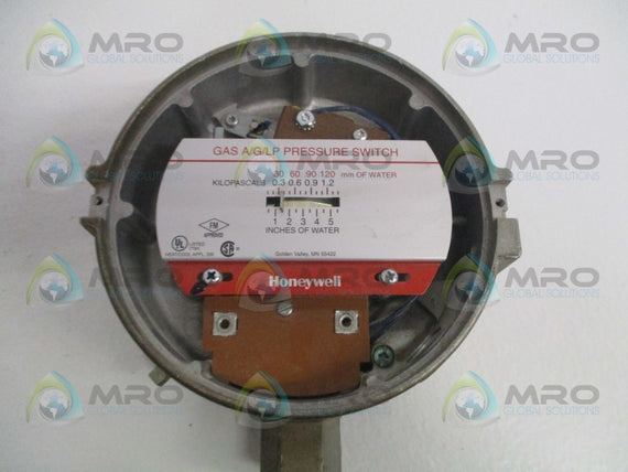 HONEYWELL 0-120 mm OF WATER 1-5" H2O  GAS A/G/LP SWITCH (AS PICTURED) * USED *