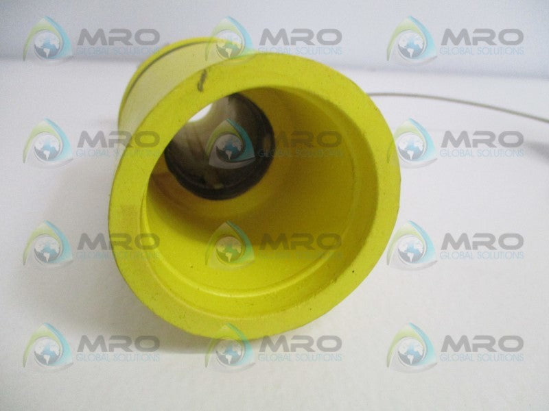 COOPER A201100-2 YELLOW FEMALE PLUG INSULATOR  NSMP