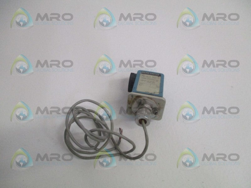 MICRO SWITCH FE-MLS5EB-4 PHOTOELECTRIC SENSOR  UNMP