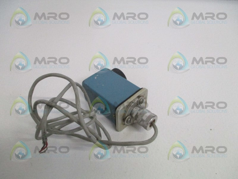 MICRO SWITCH FE-MLS5EB-4 PHOTOELECTRIC SENSOR  UNMP