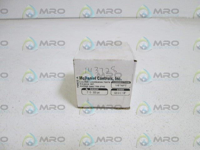 MC DANIEL CONTROLS, INC. GAUGE 1/8" NPT 0-300PSI Q3GC 1/8" *NEW IN BOX*