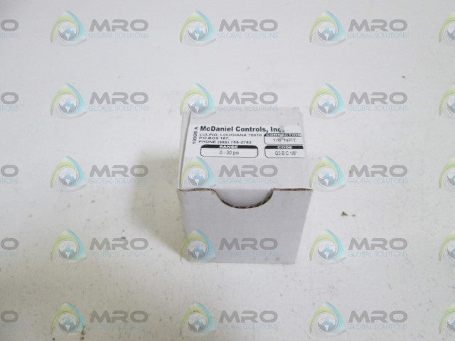 MC DANIEL CONTROLS, INC. GAUGE 1/8" NPT 0-30PSI Q3BC 1/8" *NEW IN BOX*