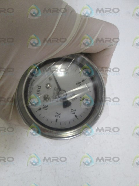MC DANIEL CONTROLS, INC. GAUGE 1/8" NPT 0-30PSI Q3BC 1/8" *NEW IN BOX*