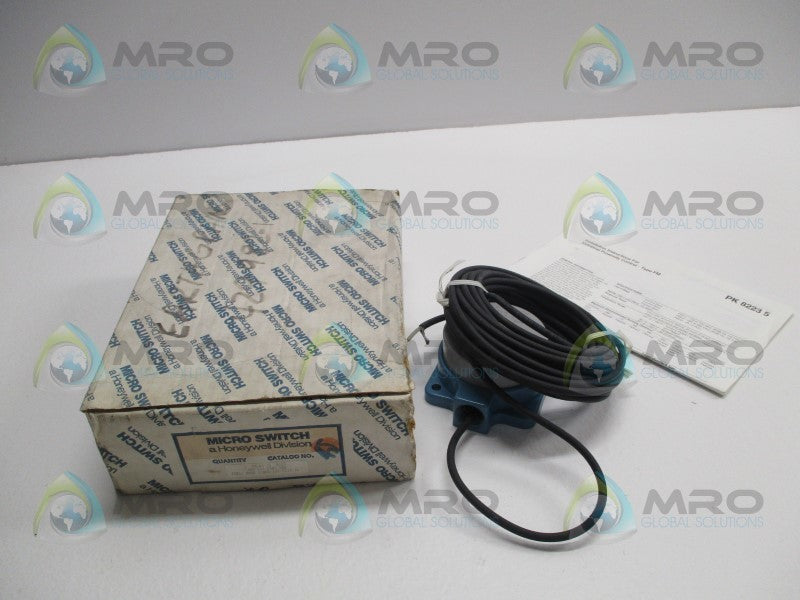 MICRO SWITCH FMSA3-25 PROXIMITY SWITCH  NSMP