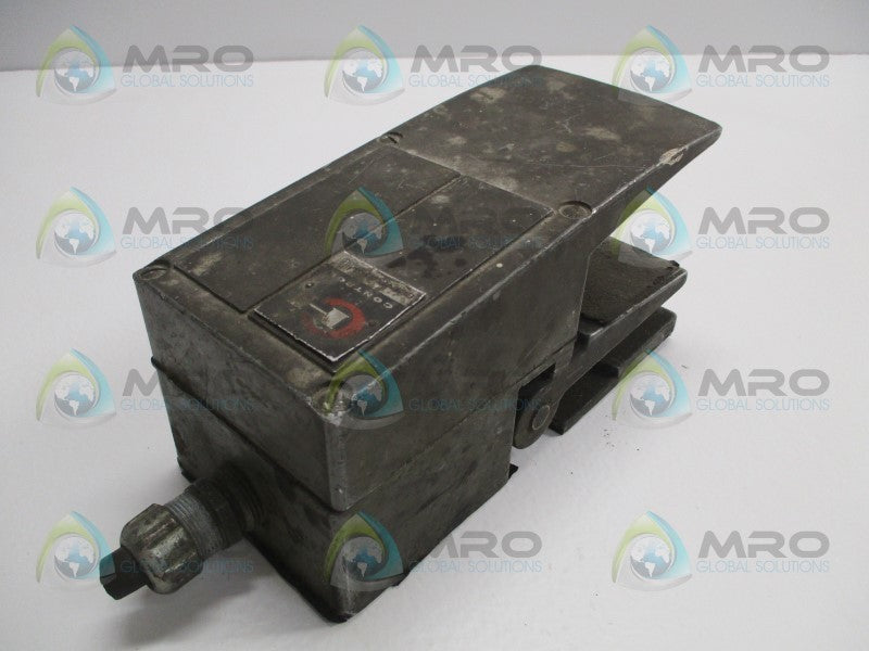 CUTLER HAMMER 10251H43B FOOT SWITCH  UNMP