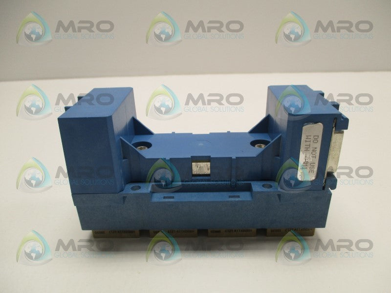 FOXBORO P0400FC 8-SLOT CELL BUS  NSNP