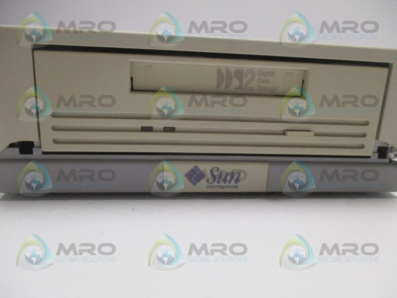SUN MICROSYSTEMS 599-2105-01 TAPE DRIVE (AS PICTURED)  UNMP