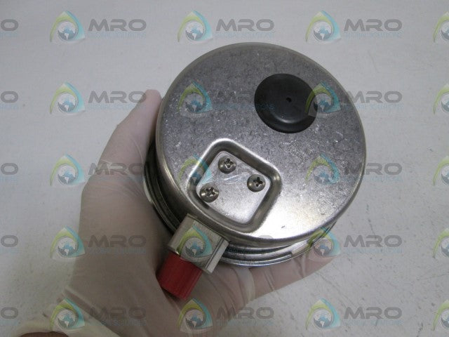 LOT OF 2 MC DANIEL CONTROLS, INC.  GAUGE 1/4" NPT 0-60PSI AC *NEW IN BOX*
