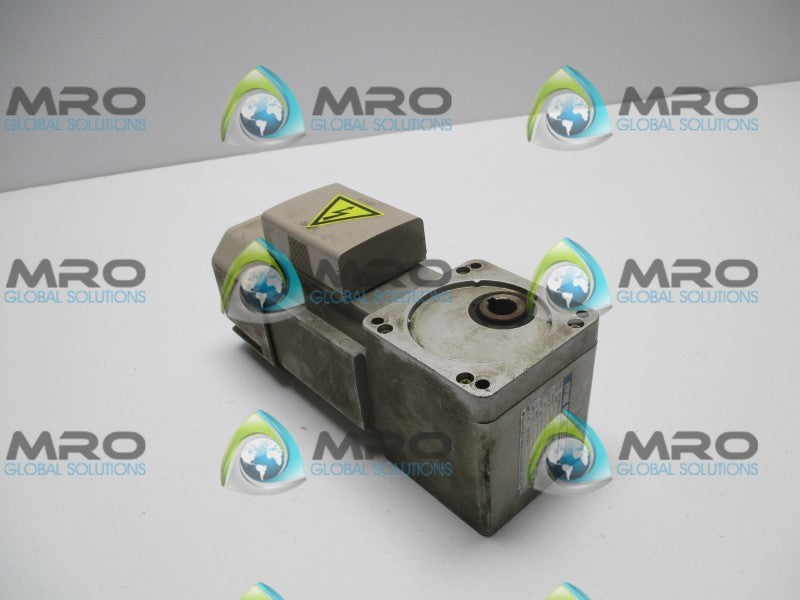 SUMITOMO RNYM006-17-B-100 INDUCTION GEARMOTOR RPM: 1400 HP: 4  UNMP