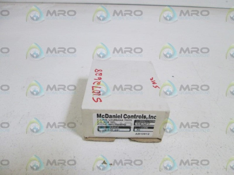 MC DANIEL CONTROLS, INC. GAUGE 1/4" NPT 0-600PSI KI *NEW IN BOX*