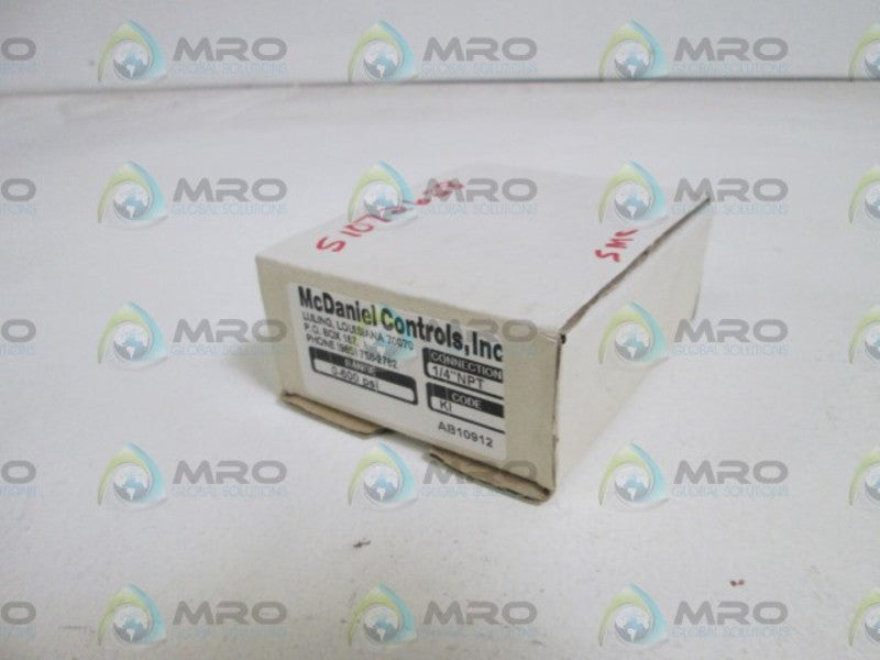 MC DANIEL CONTROLS, INC. GAUGE 1/4" NPT 0-600PSI KI *NEW IN BOX*