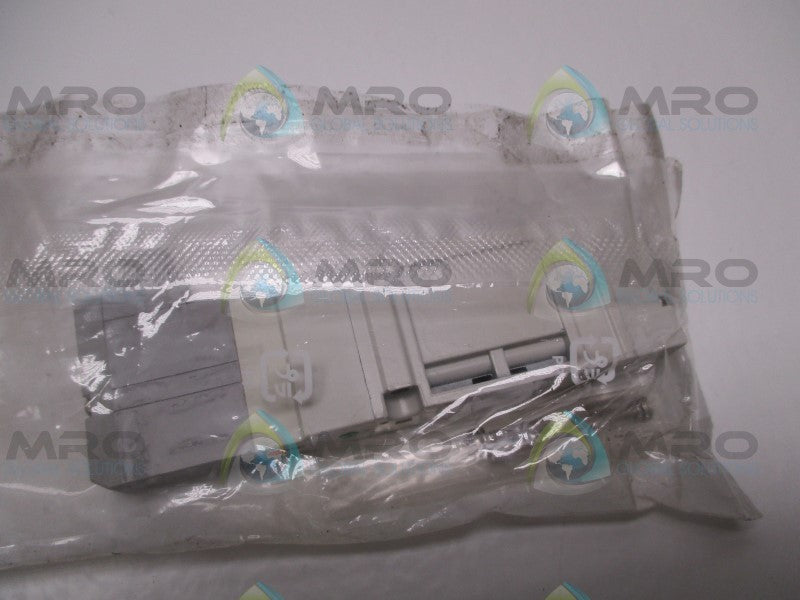 SMC SV2200-5FU SOLENOID VALVE * NEW IN FACTORY BAG *
