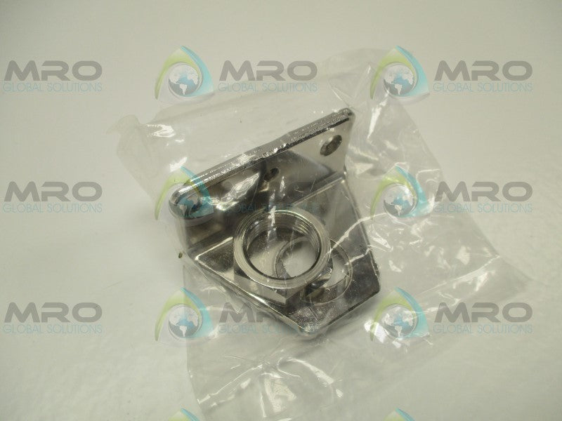 SMC CM-L020B FOOT BRACKET * NEW IN FACTORY BAG *
