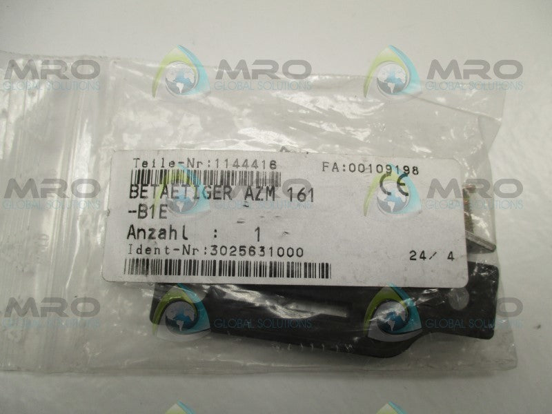 SCHMERSAL AZM161 1144416 ACTUATOR KEY * NEW IN FACTORY BAG *