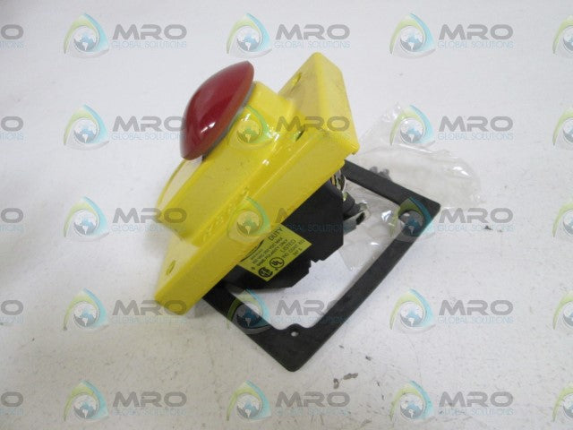 REES PUSHBUTTON RED 04596-002 *NEW IN BOX*