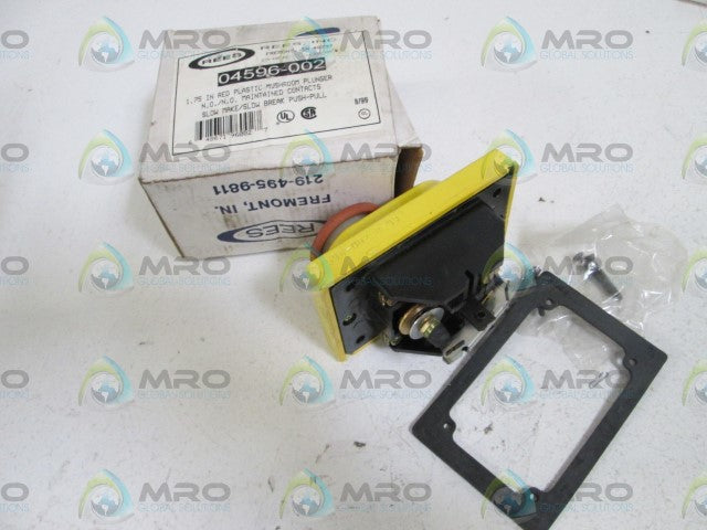 REES PUSHBUTTON RED 04596-002 *NEW IN BOX*