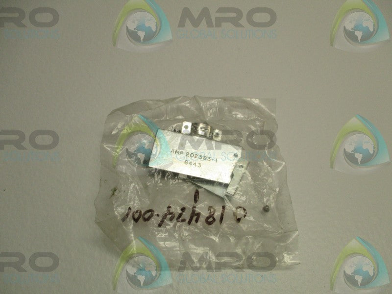 AMP 202383-1 CONNECTOR * NEW IN FACTORY BAG *