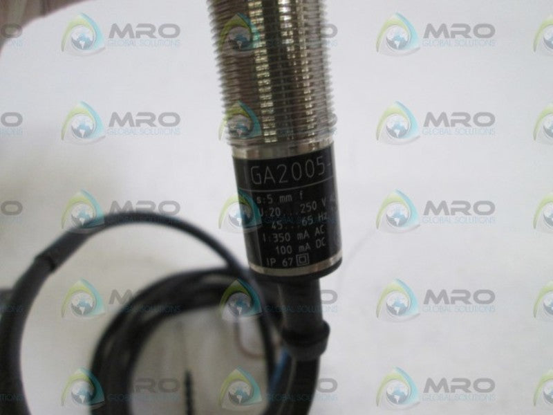 IFM EFECTOR IGA2005-BBOA INDUCTIVE PROXIMITY SENSOR (AS PICTURED) *NEW IN BOX*