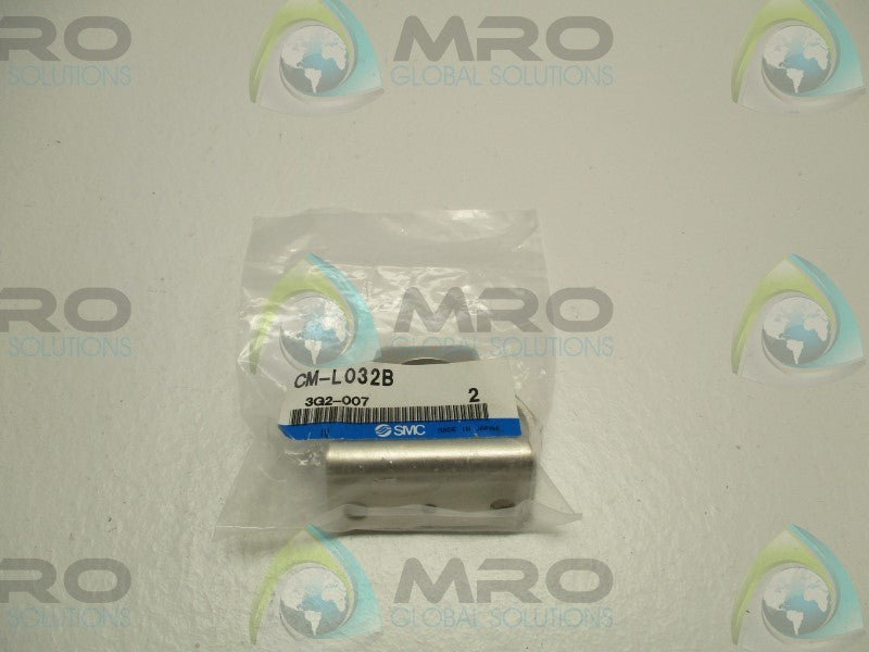 SMC CM-L032B CYLINDER MOUNTING BRACKET * NEW IN FACTORY BAG *