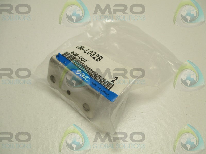 SMC CM-L032B CYLINDER MOUNTING BRACKET * NEW IN FACTORY BAG *