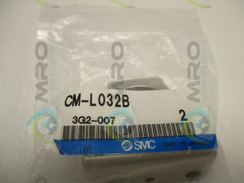 SMC CM-L032B CYLINDER MOUNTING BRACKET * NEW IN FACTORY BAG *
