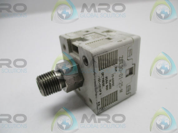 SMC ZSE30-01-25-M DIGITAL PRESSURE SWITCH * USED *