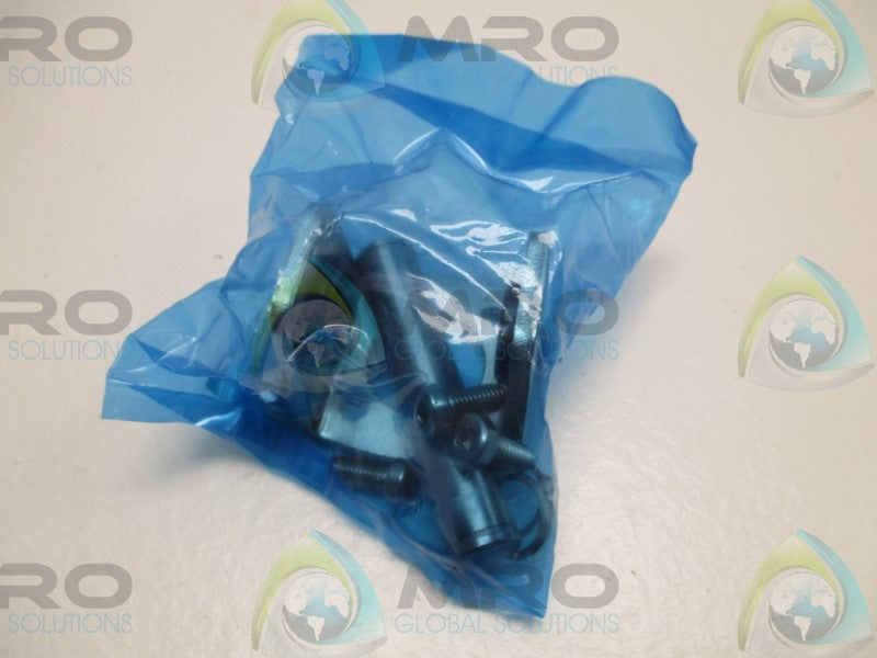 SMC CG-D040 CLEVIS MOUNTING KIT * NEW IN FACTORY BAG *