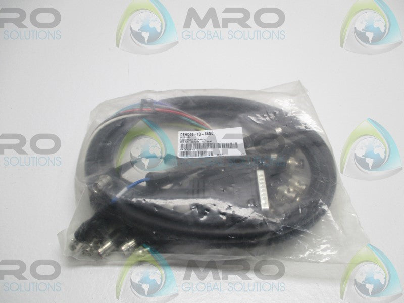 MATROX DBHD44-TO-8BNC INPUT CABLE * NEW IN FACTORY BAG *