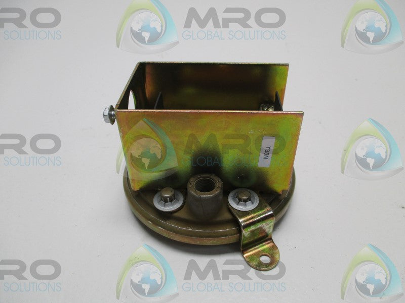 DWYER 1910-1 PRESSURE SWITCH (AS PICTURED) * NEW IN BOX *