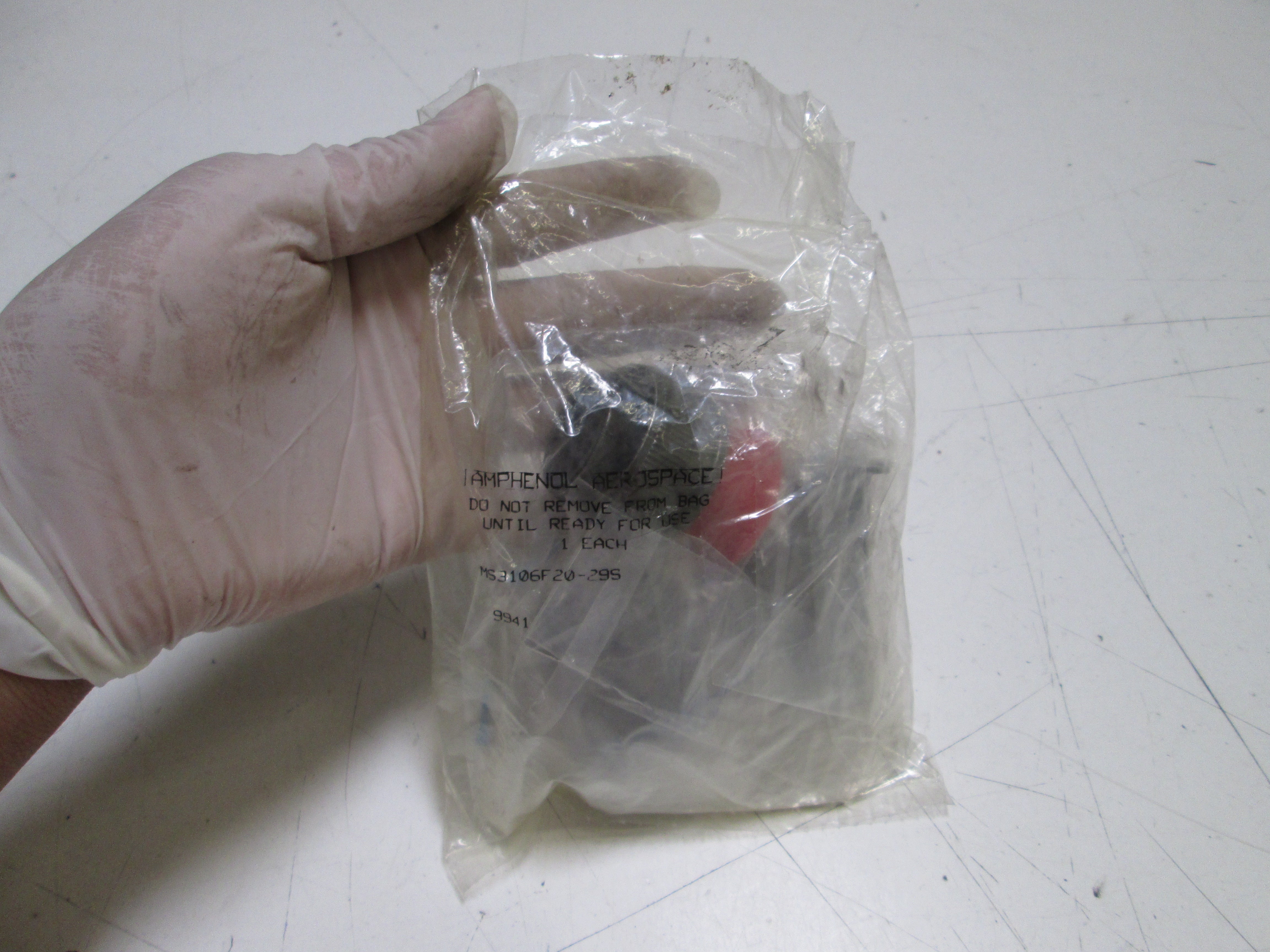 AMPHENOL AEROSPACE CONNECTOR MS3106F-20-29S * NEW IN FACTORY BAG *