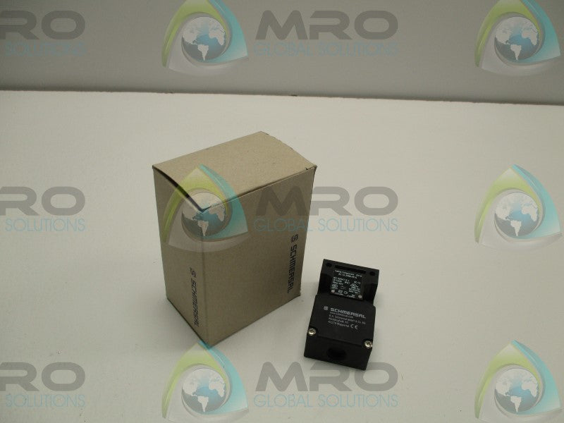 SCHMERSAL AZ16ZVRK-M16 SAFETY SWITCH * NEW IN BOX *
