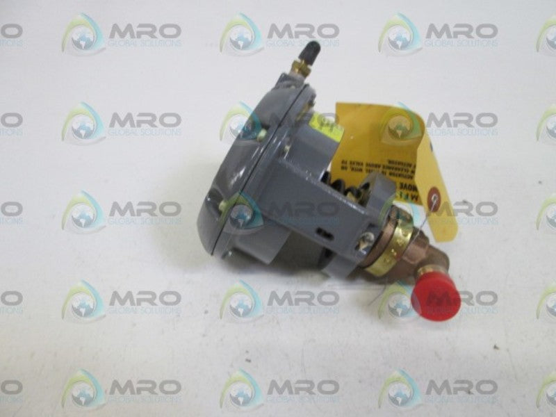 JOHNSON CONTROLS V-3766-1001 DIAPHRAGM ACTUATOR *NEW NO BOX*