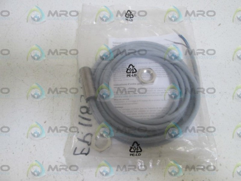 BAUMER INDUCTIVE SENSOR IFRM12P1701/L * NEW IN BAG *