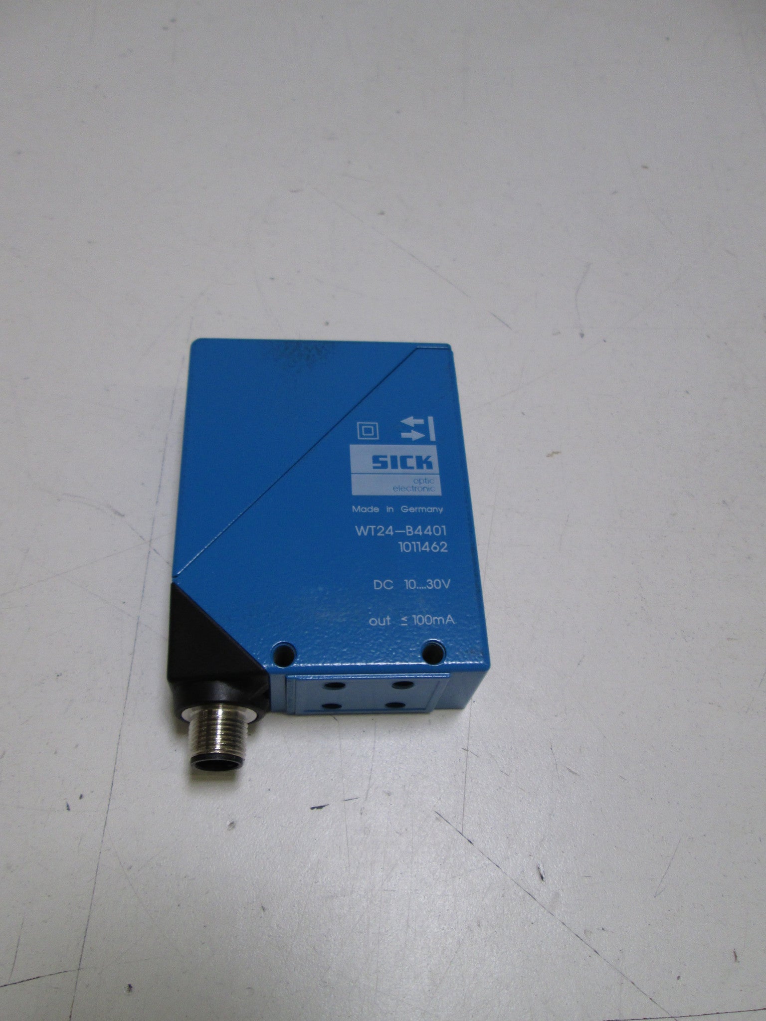 SICK PHOTOELECTRIC SENSOR WT24-B4401 *NEW NO BOX*