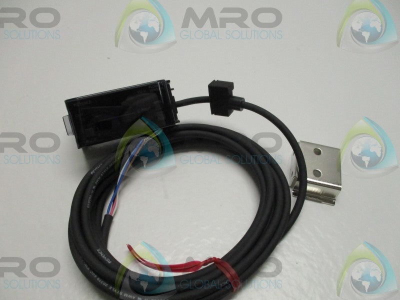 KEYENCE FD-V70A DIGITAL FLOW SENSOR AMPLIFIER * NEW IN BOX  *