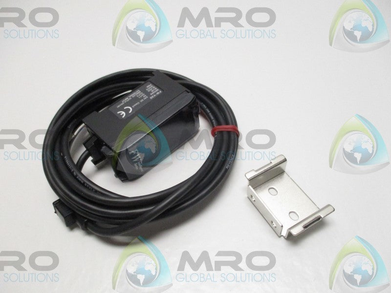 KEYENCE FW-V20 DIGITAL WAVE SENSOR * NEW IN BOX *